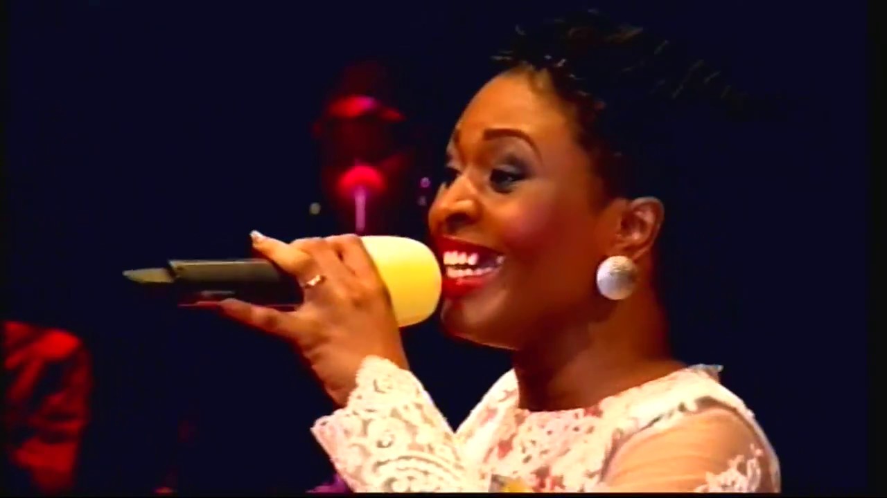 Soeur DENA MUANA en Concert