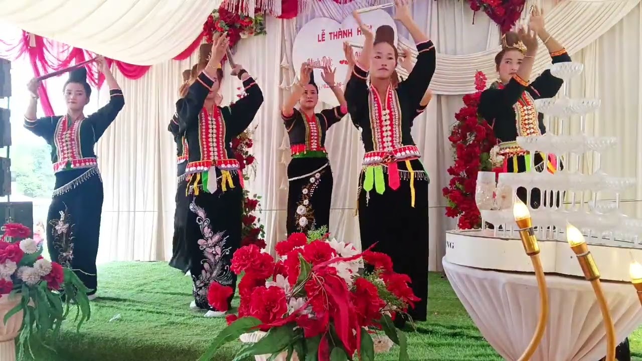 Nong pi ơi tỏn le nơ mứa cin đảu ten phăng 