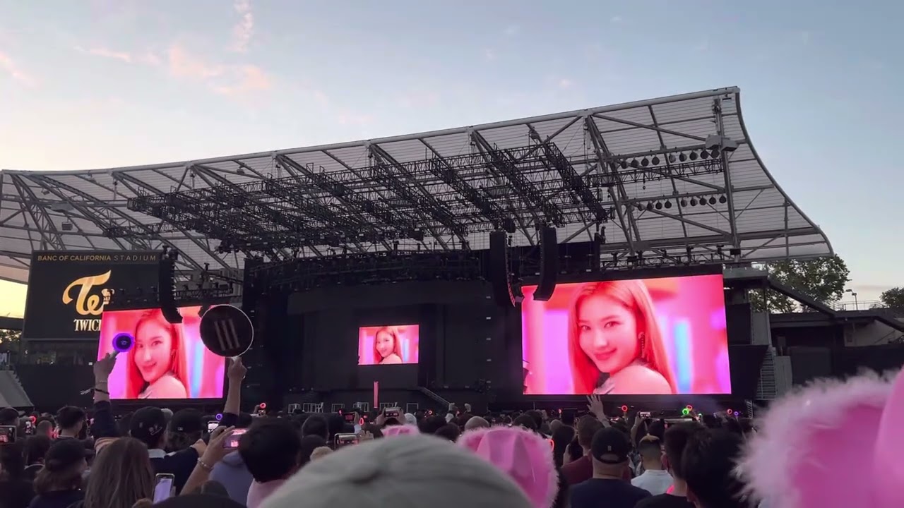 Twice “The Feels” 2022 Encore Tour LA Banc Stadium 5/14