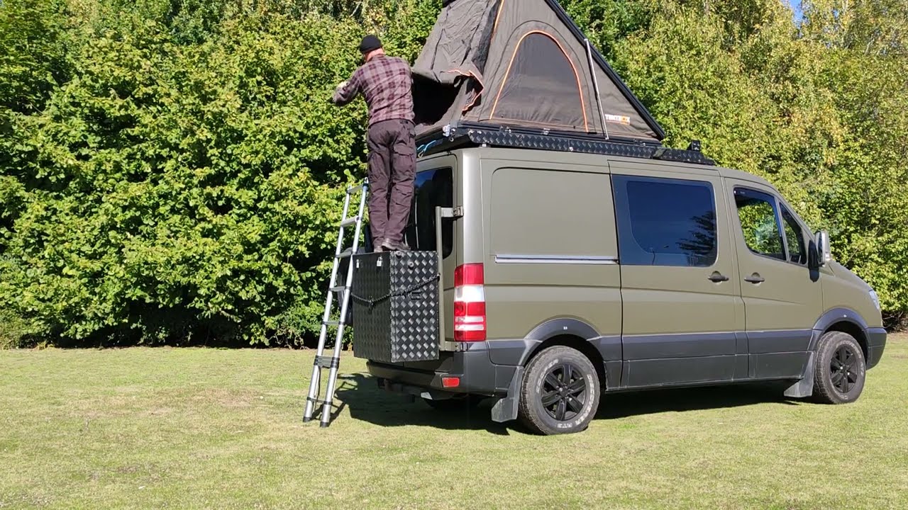 Quick overview of the Top tent (Tentbox Cargo) on a Mercedes Sprinter part 1.