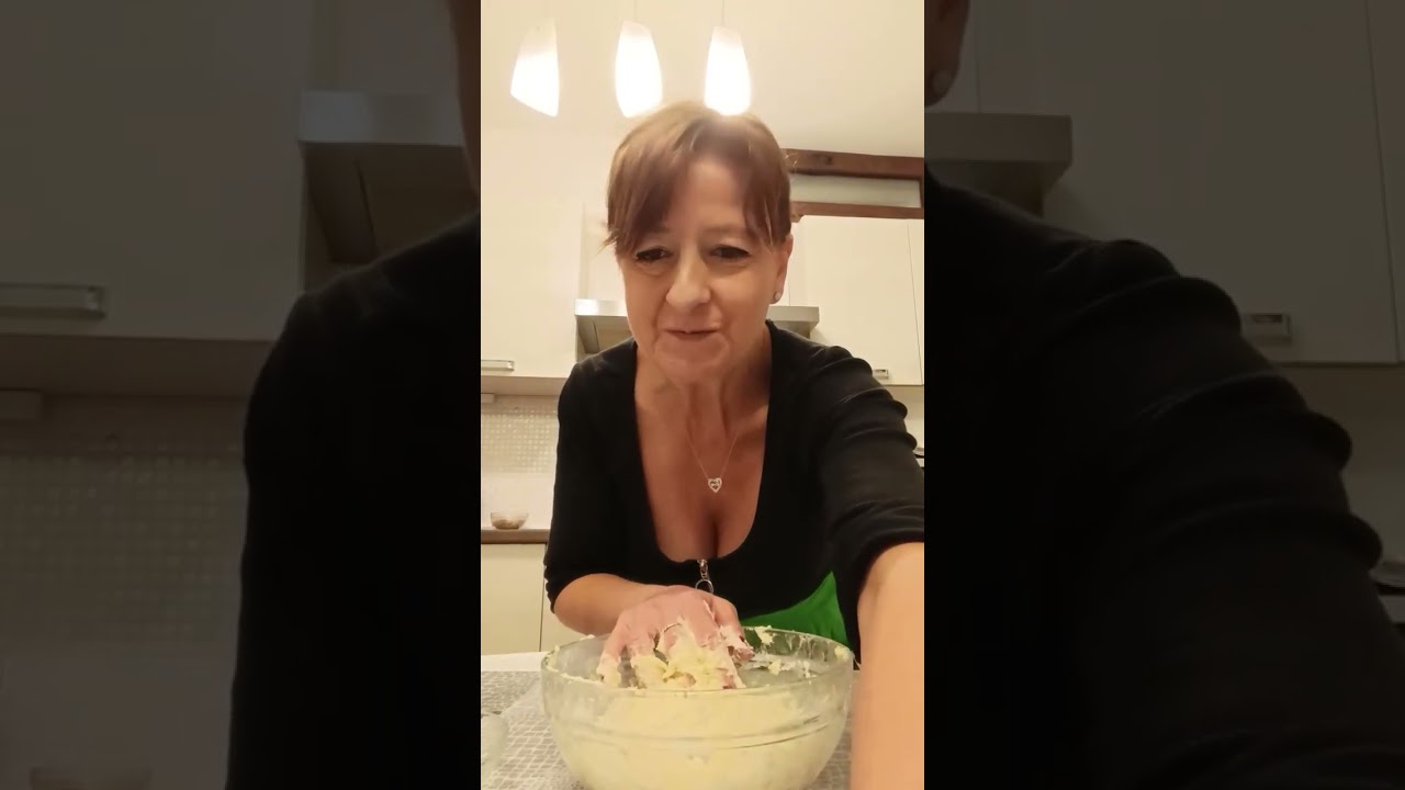 FOCACCIA DI PATATE VELOCISSIMA E GUSTOSISSIMA 😉Se vuoi stupire provala poi fammi sapere!!!