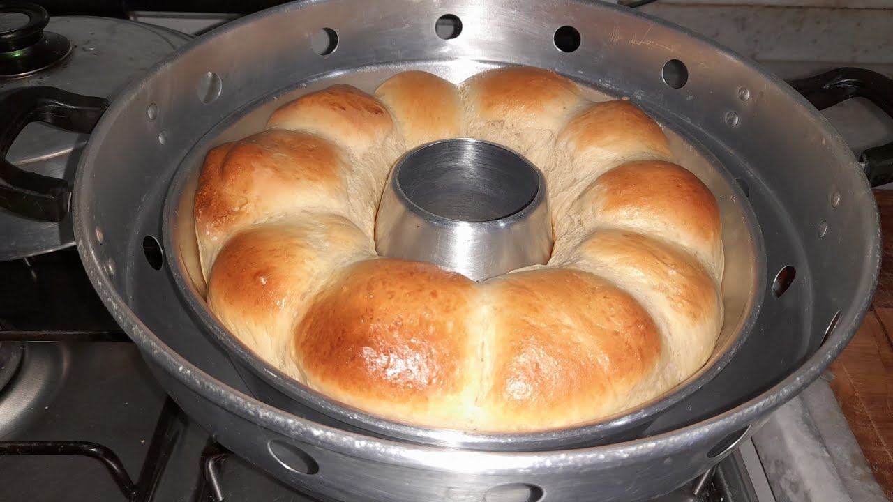 pão  fofinho assado na panela vigorosa na boca do fogão - receitas da Luci