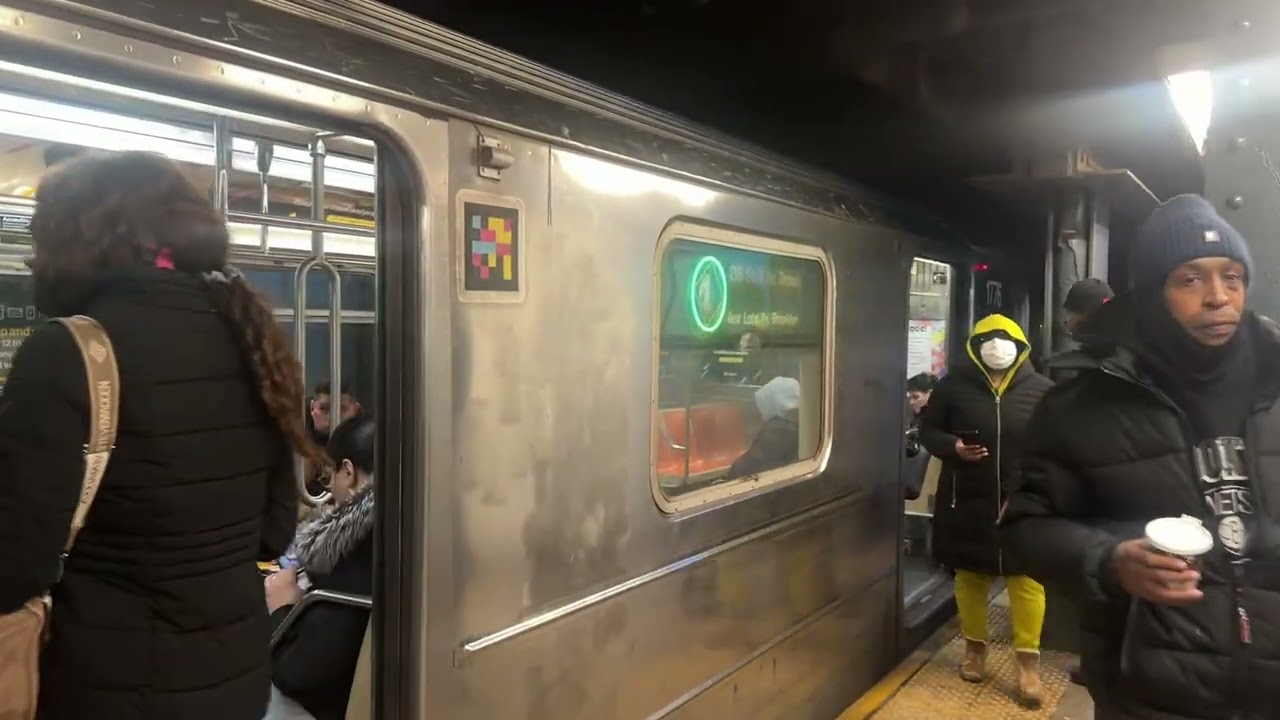 RARE: Brooklyn bound R62A (4) local train entering and leaving 125th Street, in Upper Manhattan.