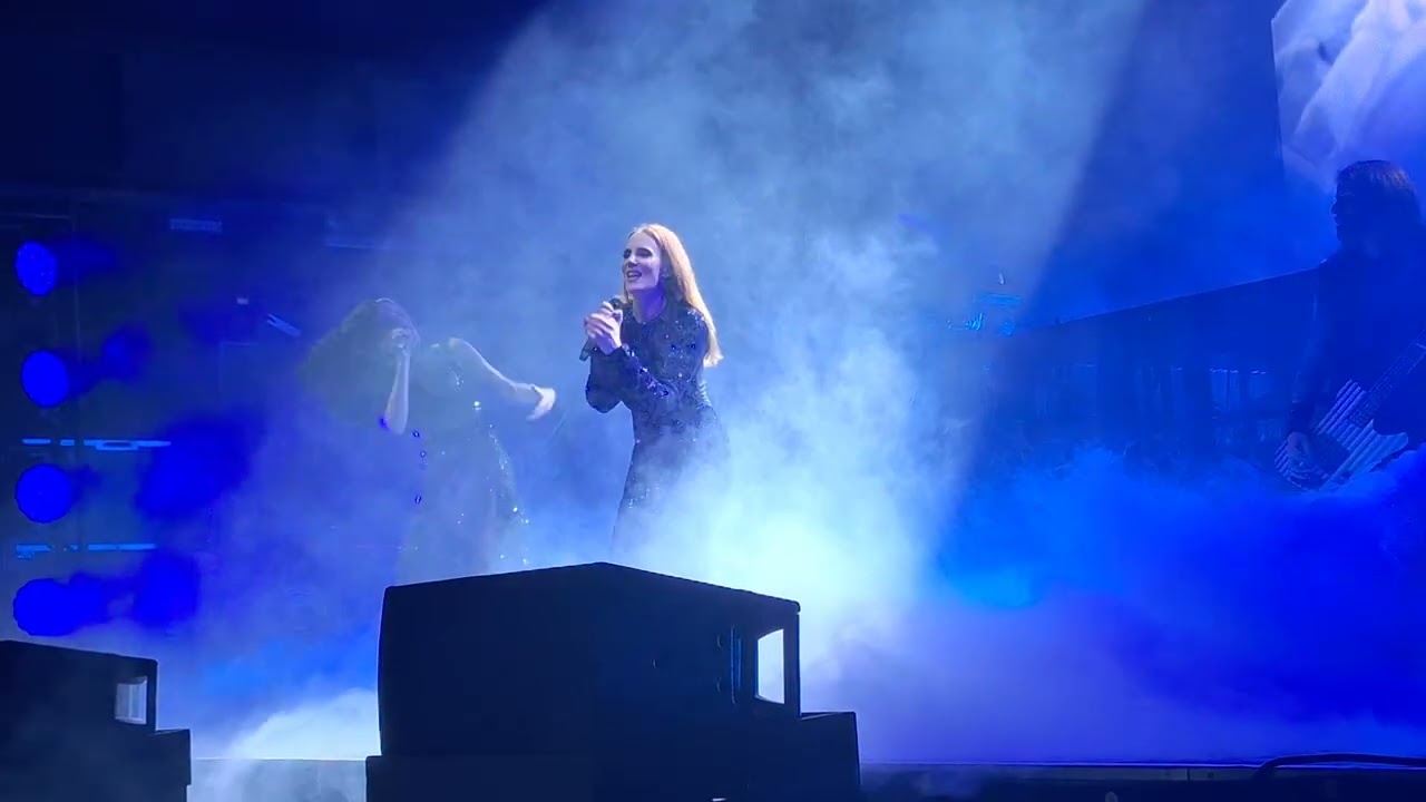 Epica und Charlotte Wessels   Sirens - of blood and water  16.01.26. Köln Palladium 