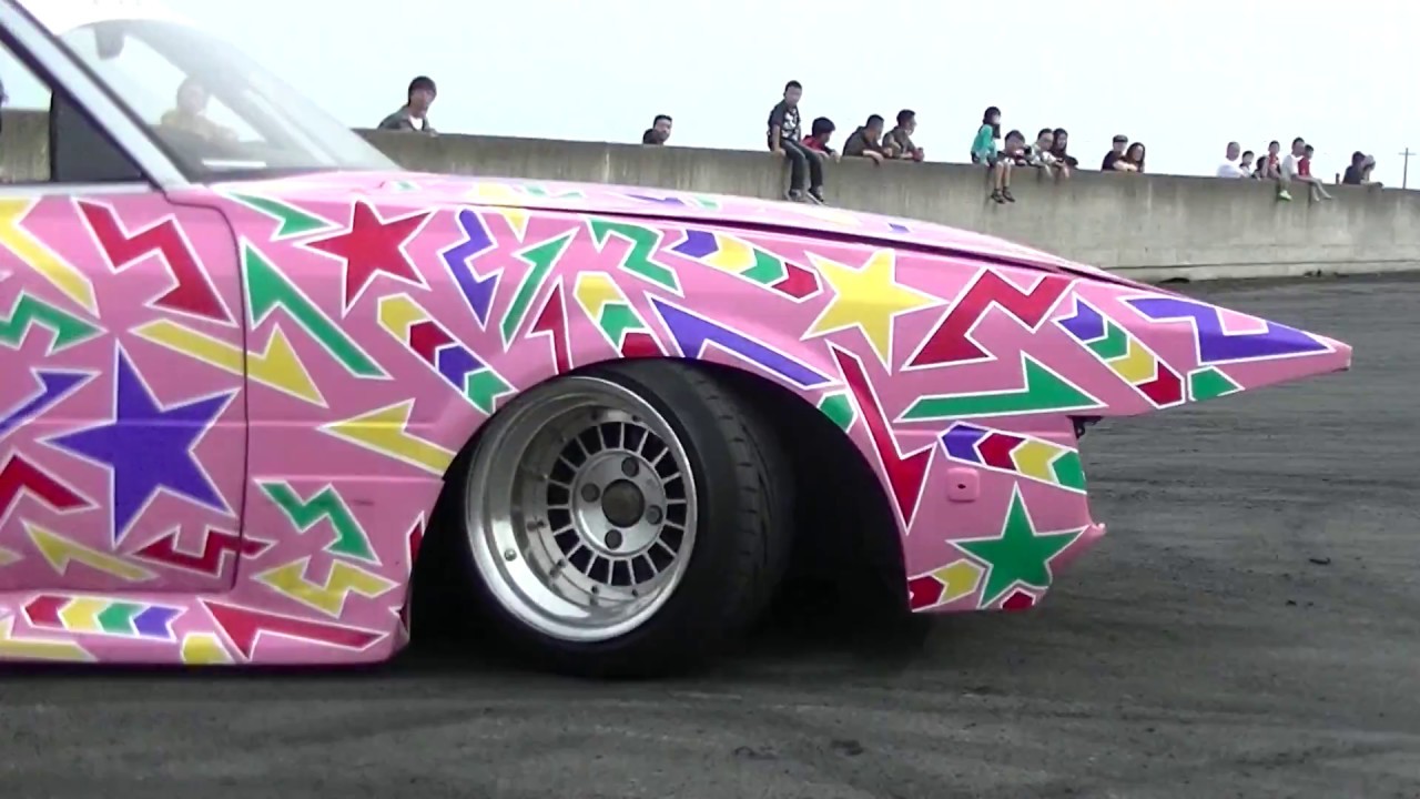 ぶっちぎり優先道路　カメラマン挑発ノンスリからのードーーン！！