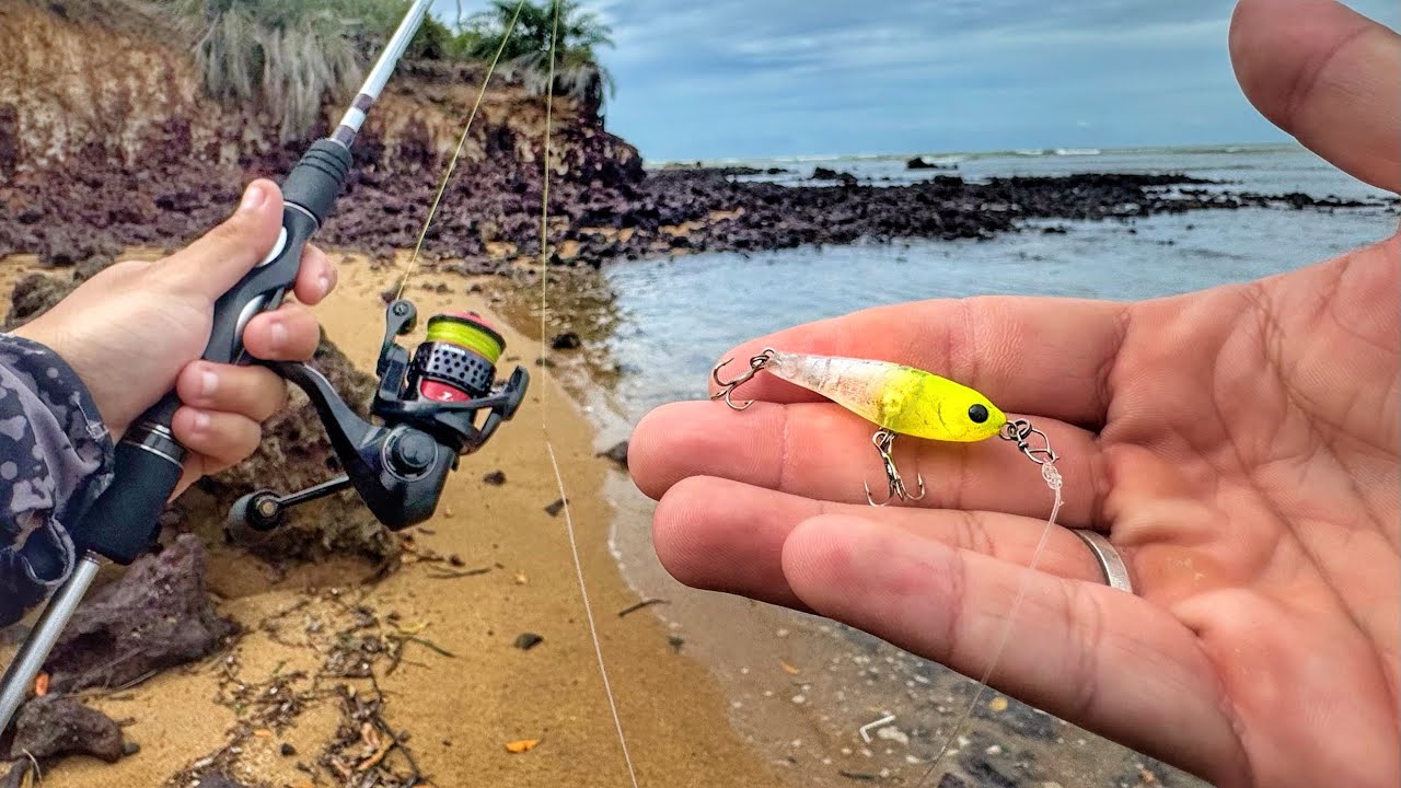 MICRO ISCA ARTIFICIAL NÃO FALHA NA BEIRA DA PRAIA!!! Os peixes estão nas pedras.