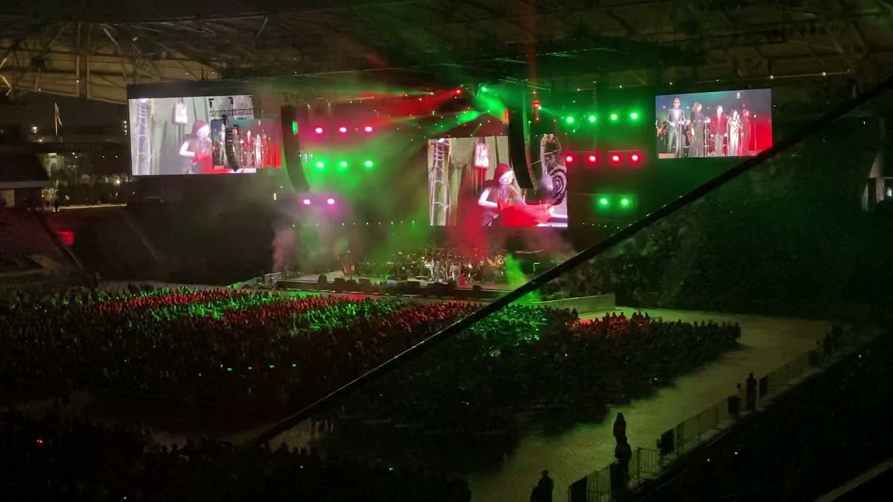 Making Christmas Nightmare Before Christmas in concert