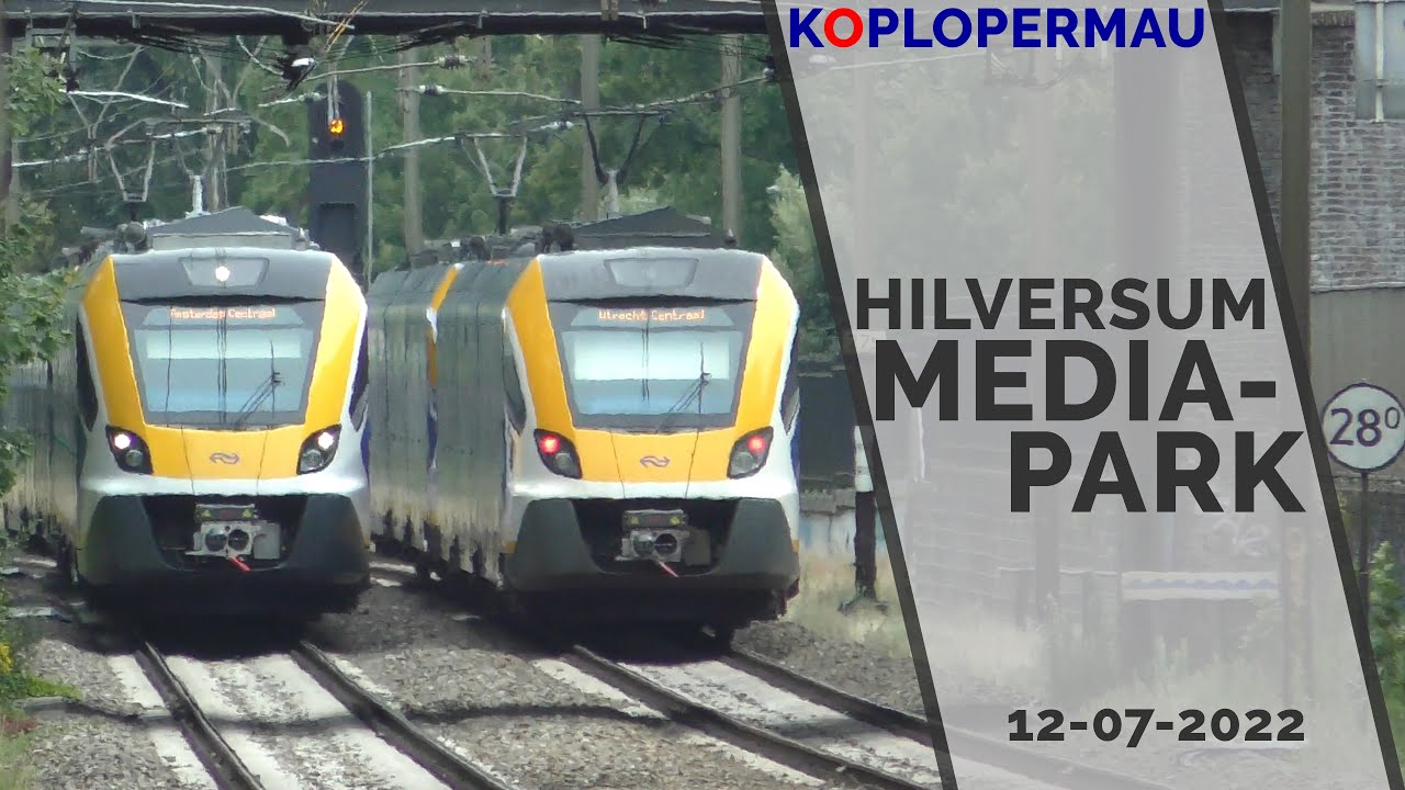 Treinen op station Hilversum Media Park - 12 juli 2022