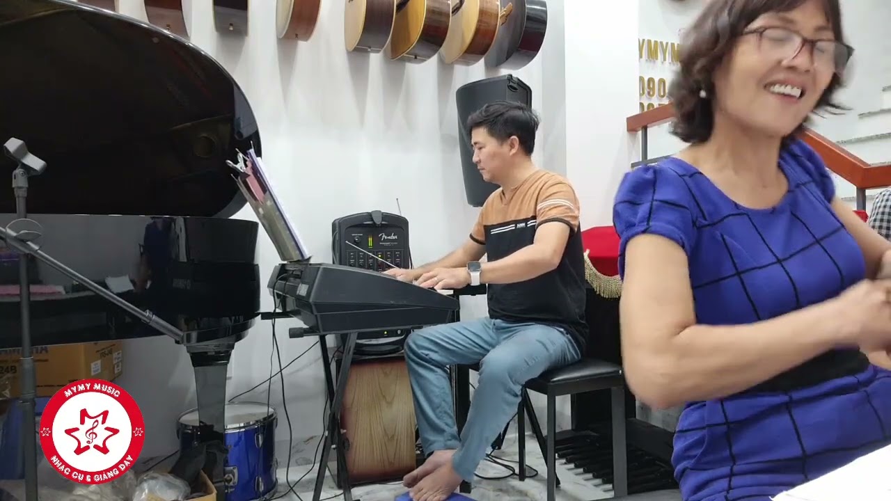 Tập hát bài Besame Mucho