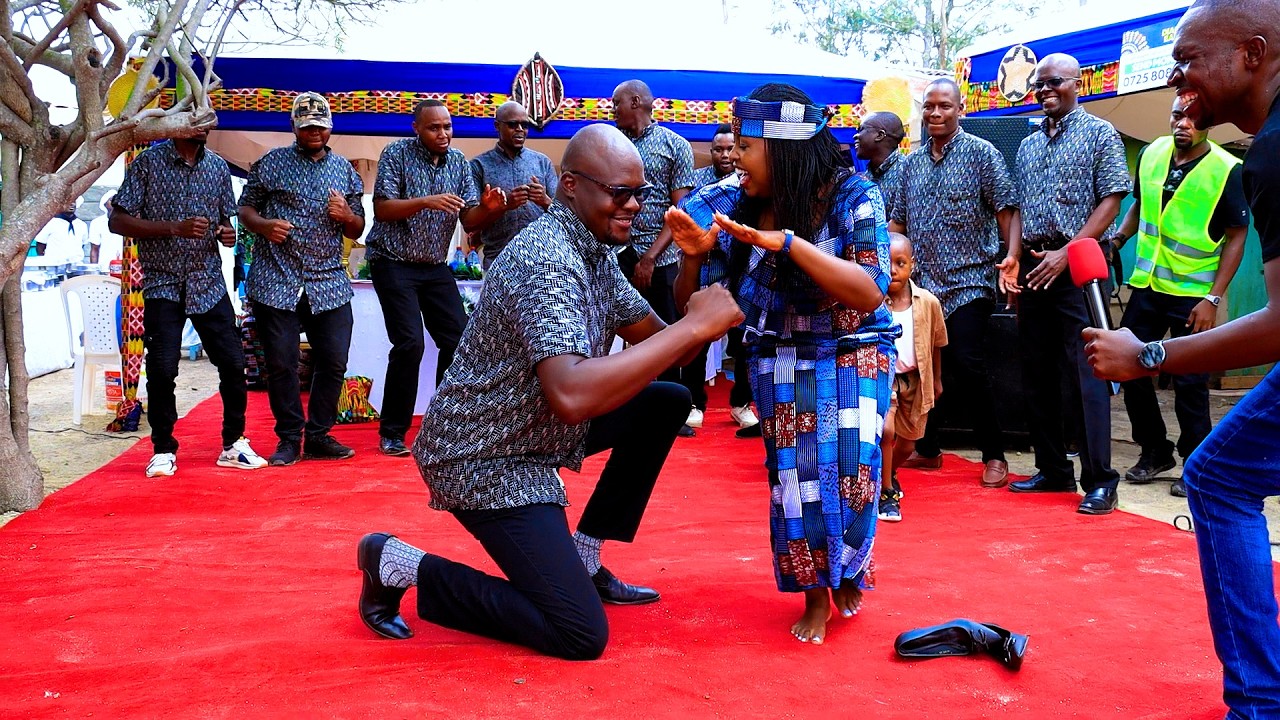 UNIQUE KAMBA & LUHYA DOWRY CEREMONY [DIANA & BAROZ] AT MUKENGESYA- MALAA. WITH MC KEKE