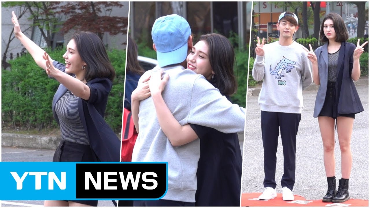 [Y영상] 에릭남-전소미, 출근길에 만나...반가운 포옹! / YTN