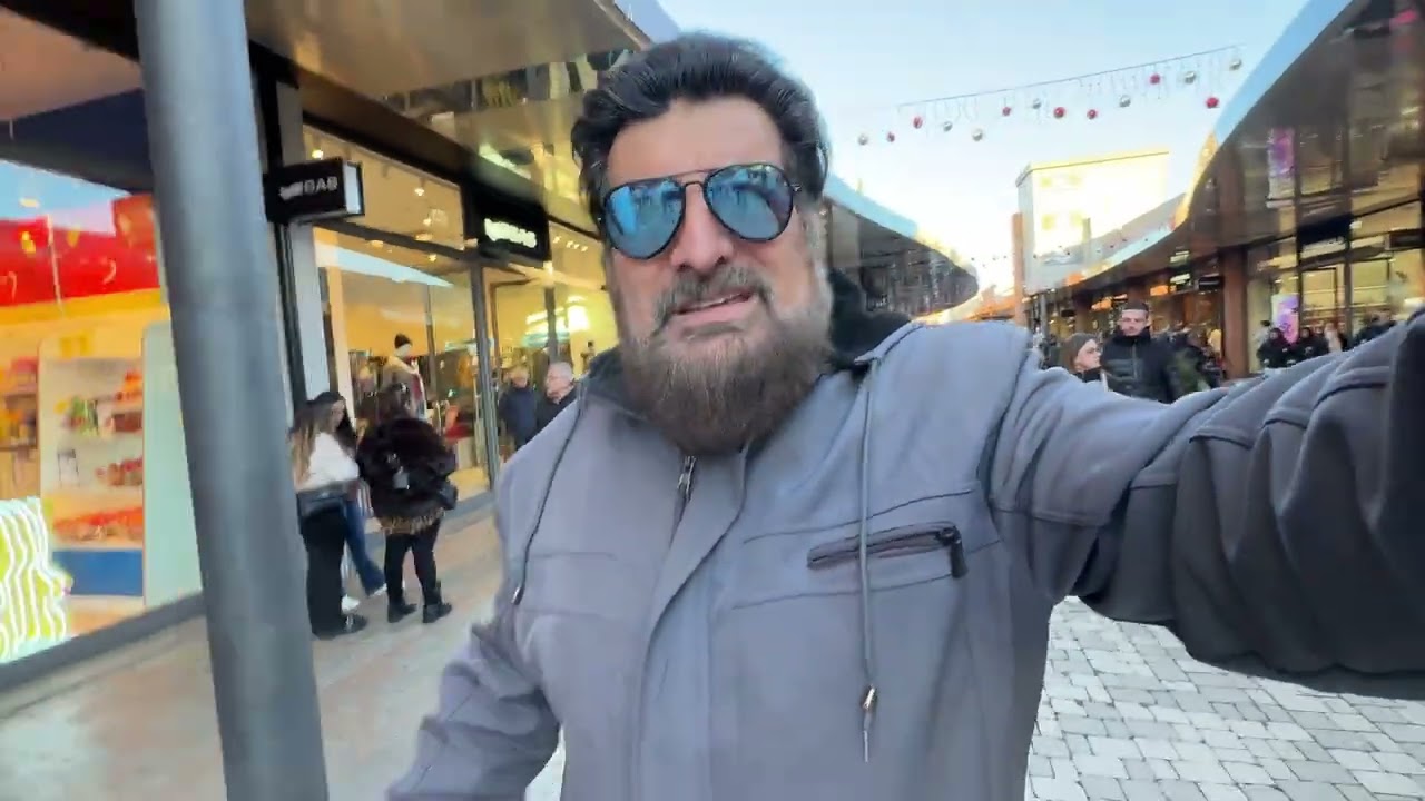Uff January sale ￼Italy   اف جنوری کی سیل ان اٹلی 
