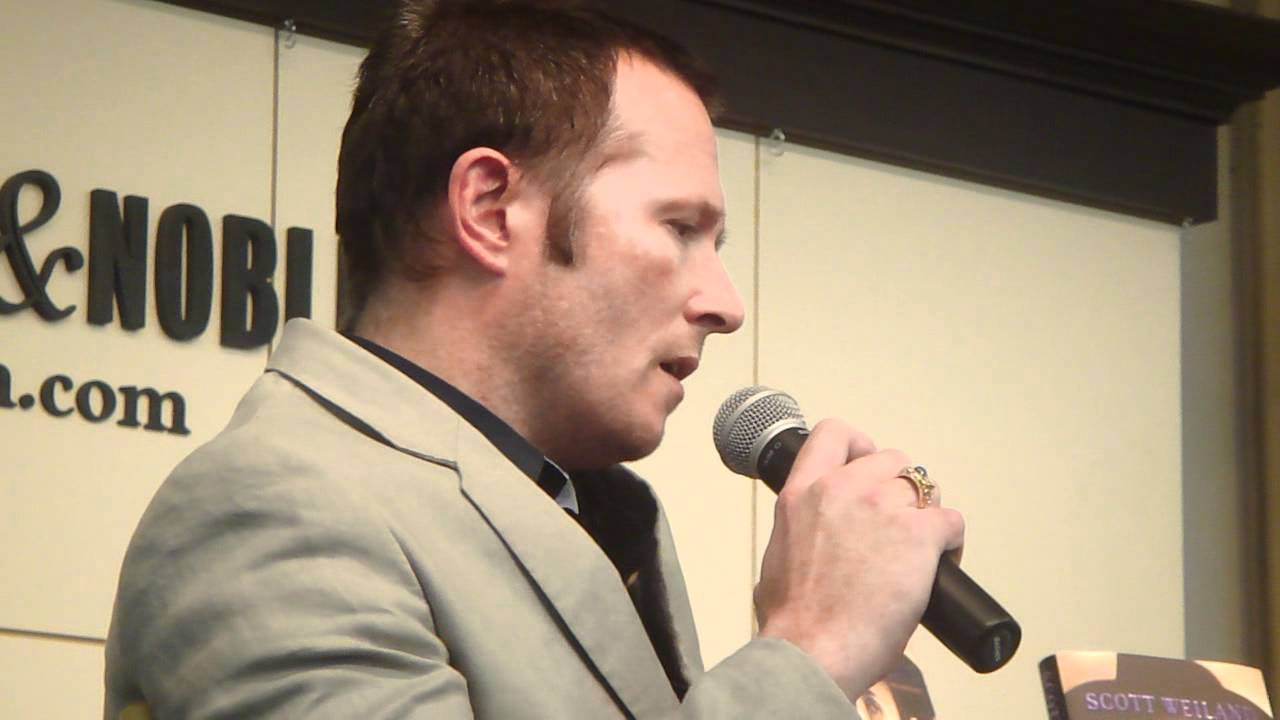 Scott Weiland - Not Dead & Not For Sale - Barnes & Nobles NYC may 17th 2011