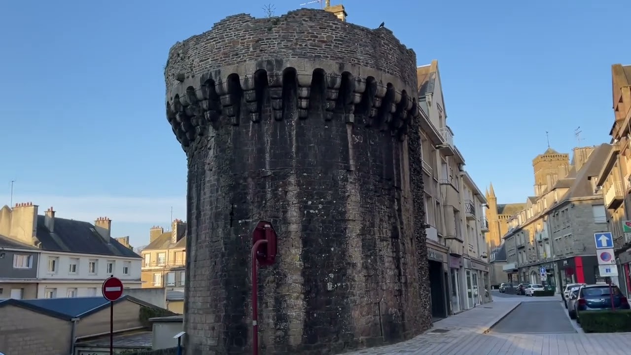 City Walks - Vire Normandie - Ep 2 de la place du château à l’hôtel de Ville