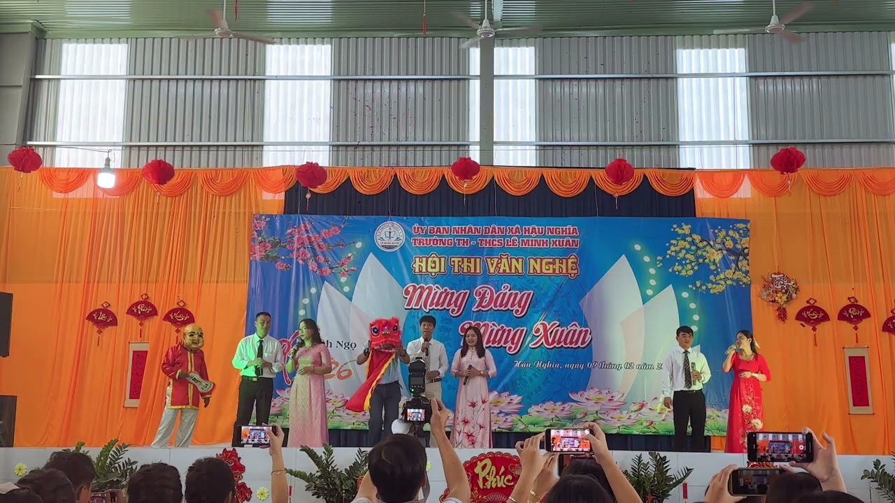 TIẾT MỤC ĐẶC BIỆT ĐẦU CHƯƠNG TRÌNH ( TỐP CA GV TRƯỜNG)