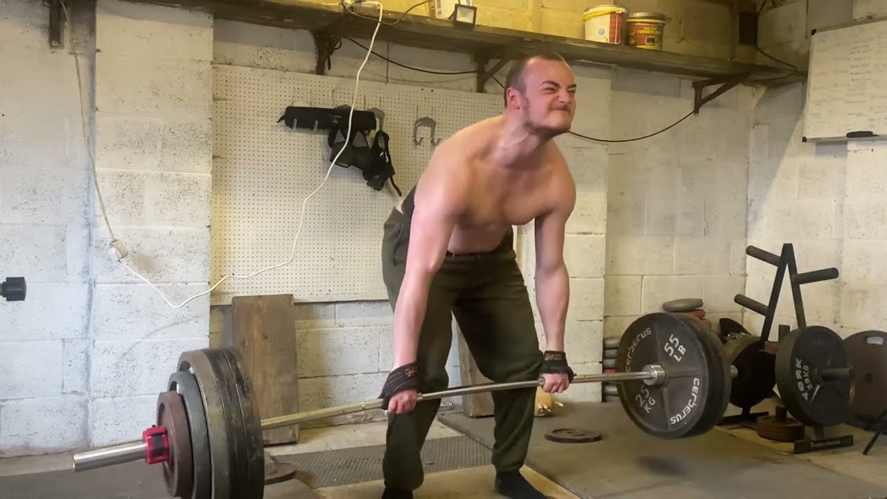 220kg deadlift for 2 reps