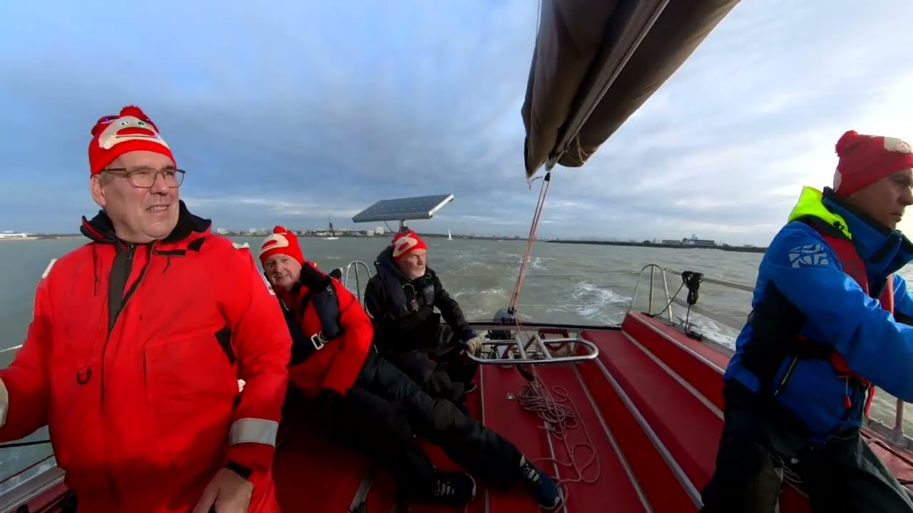 Coupe de noel 2025 La Rochelle Nautique vu d'un bateau de 6.80m Team Family