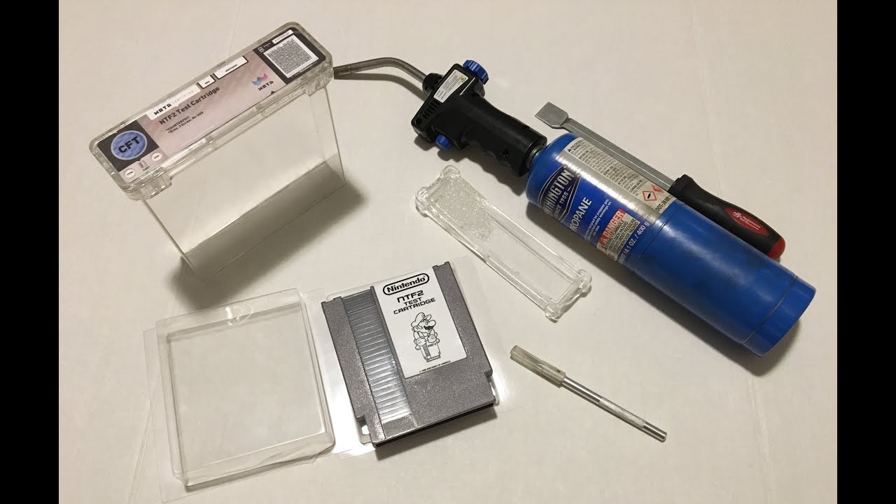 Trying to open a WATA graded game case with K3VBOT