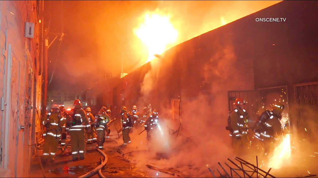 LAFD Battles Large Commercial Fire | Los Angeles
