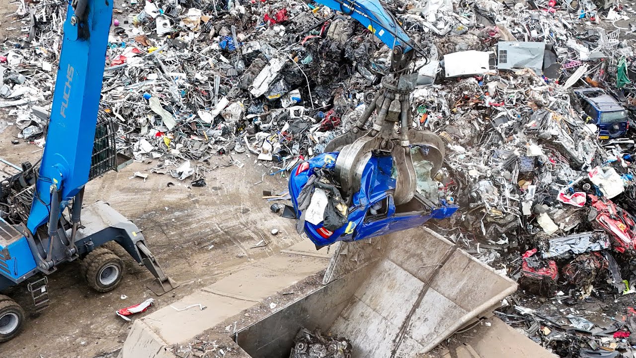 Local Metal Recycling Scrapyard in Preston, Lancashire | Big Machines & Scrap Metal in the SHREDDER!