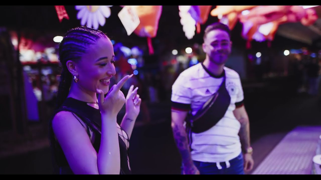 VINSS V2V - MA DIVINE (clip officiel)