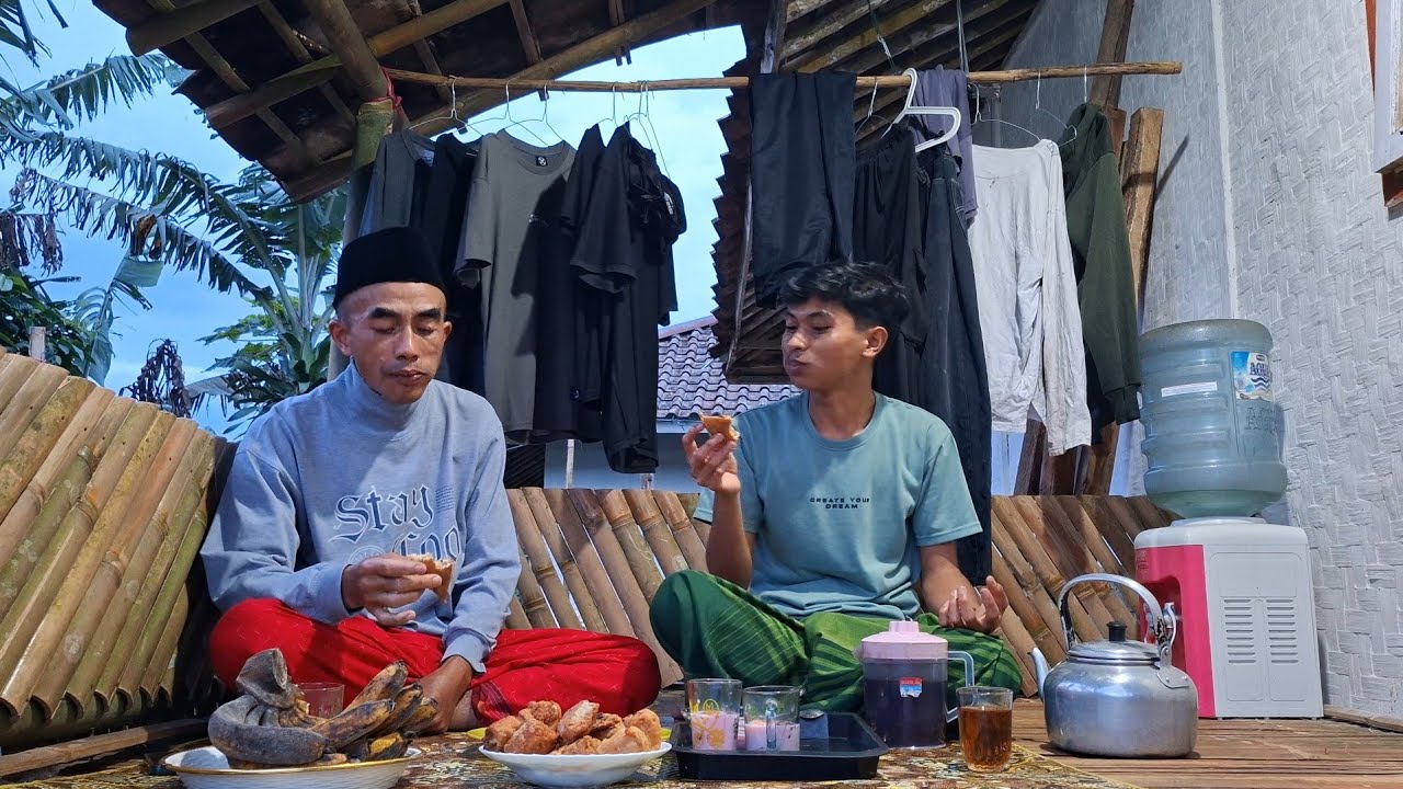 WAAAH MAMANG BIKIN GORENGAN UNTUK MENU BERBUKA PUASA 