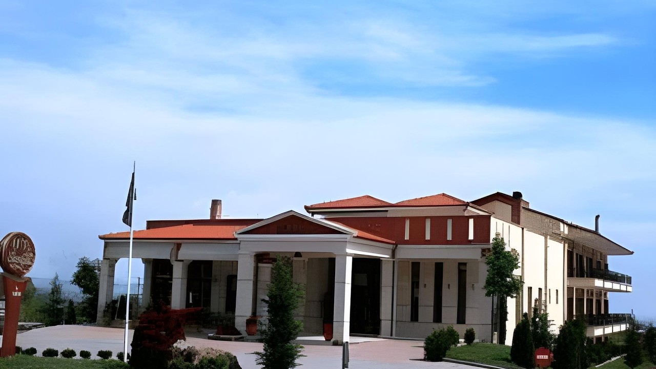 Asteras Hotel | Naousa Imathias, Greece | Hotel Review 🏩