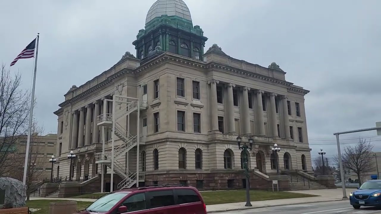 Manitowoc Wisconsin Downtown Walk