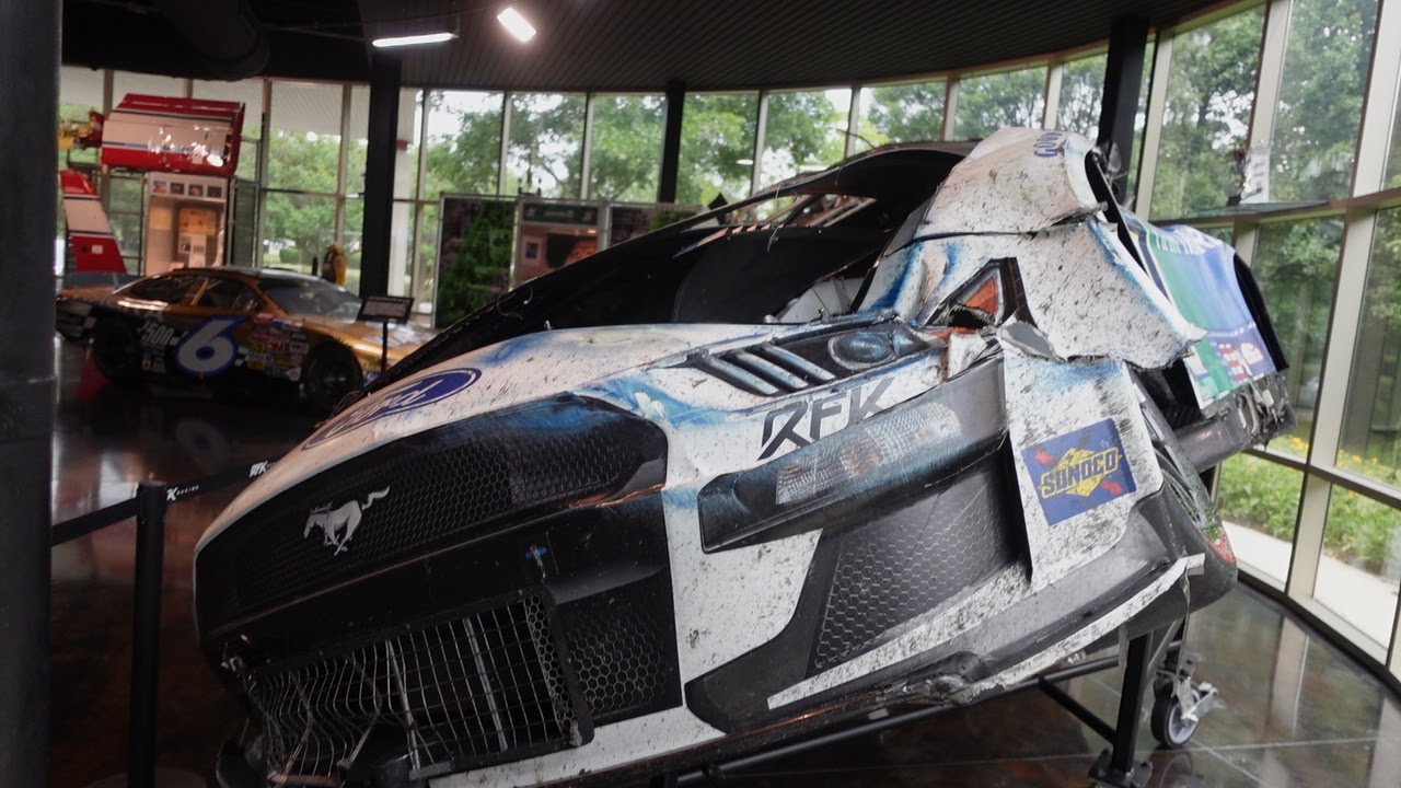 Магазин гоночных автомобилей RFK Racing Nascar в Конкорде, Северная Каролина — дом Брэда Кеселовс...