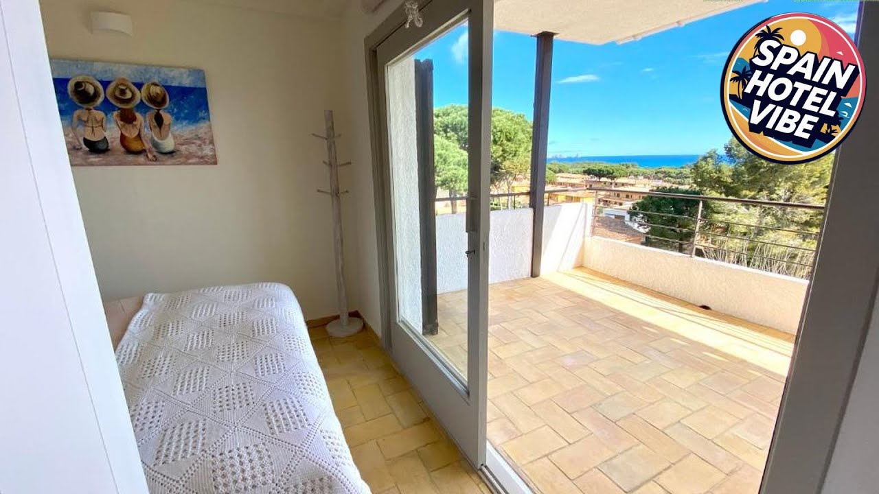 Apartamentos Lu, Playa de Pals | L'Estartit, Spain | Hotel Review 🏨