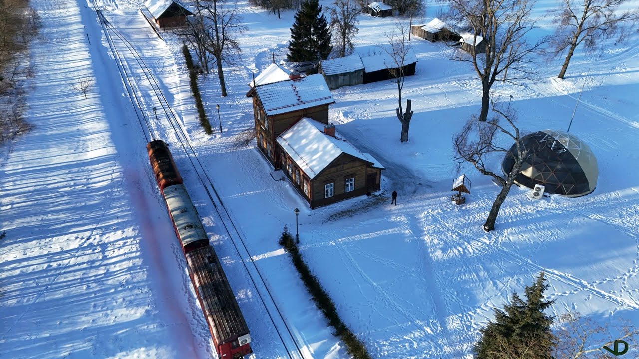 Surdegio siaurojo geležinkelio stotis ir siauruko traukinys, Anykščių rajone