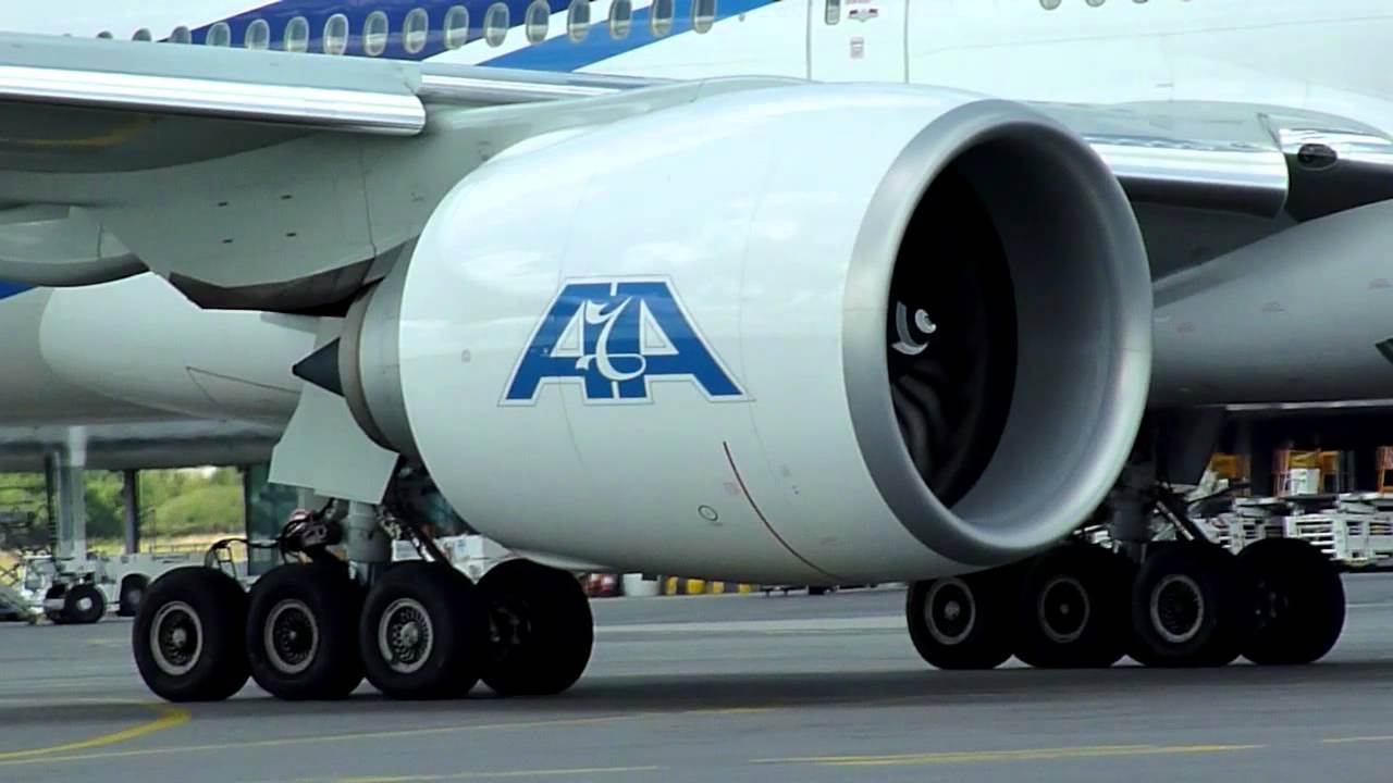 Nantes Atlantique [LFRS / NTE] - B777-300ER Air Austral, Pushback and Take off