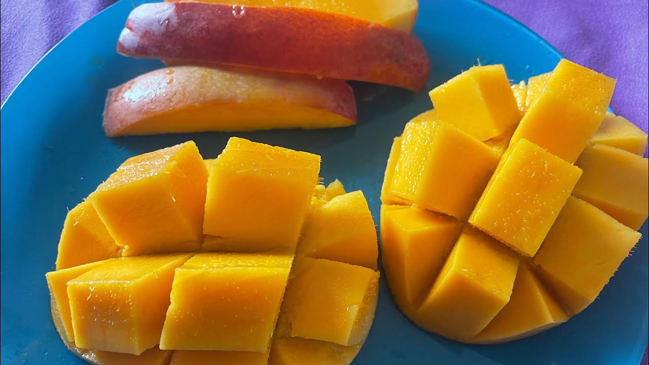 First Time Eating Irwin Mango in Taiwan. WOW !!!