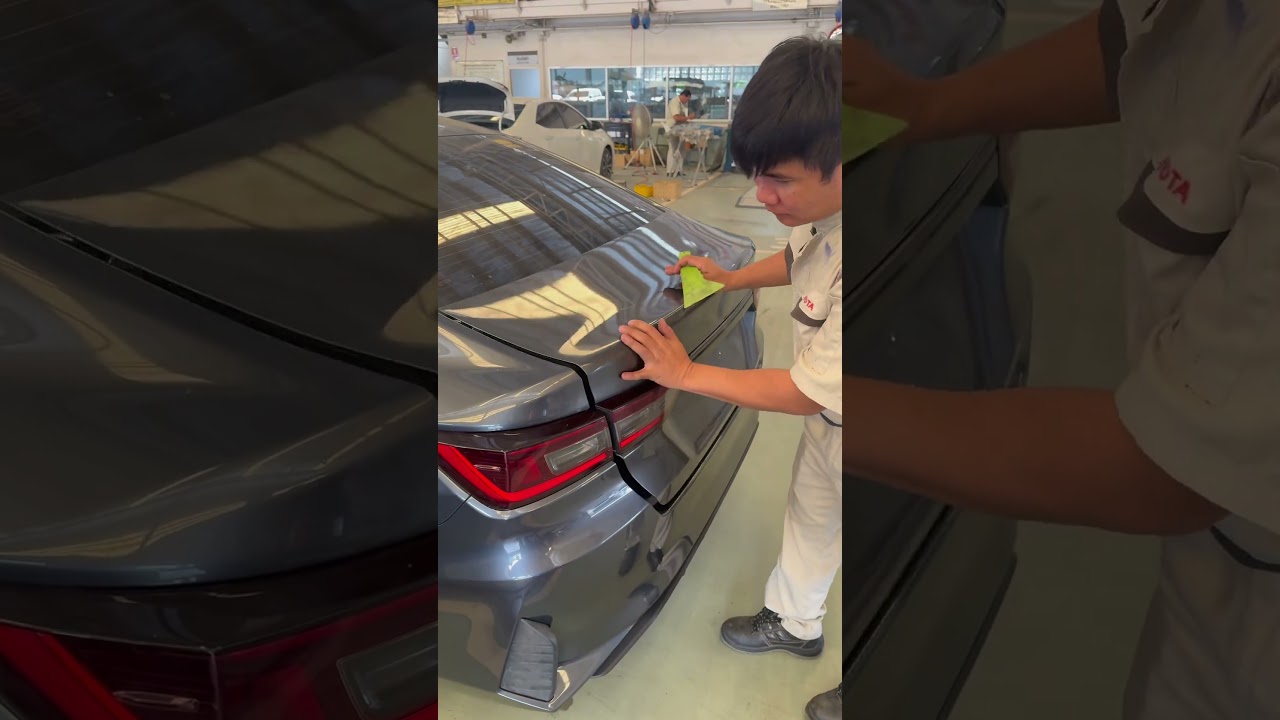 Repair the trunk lid, difficult to close, the tail lights are not the same size.#carrepair #car