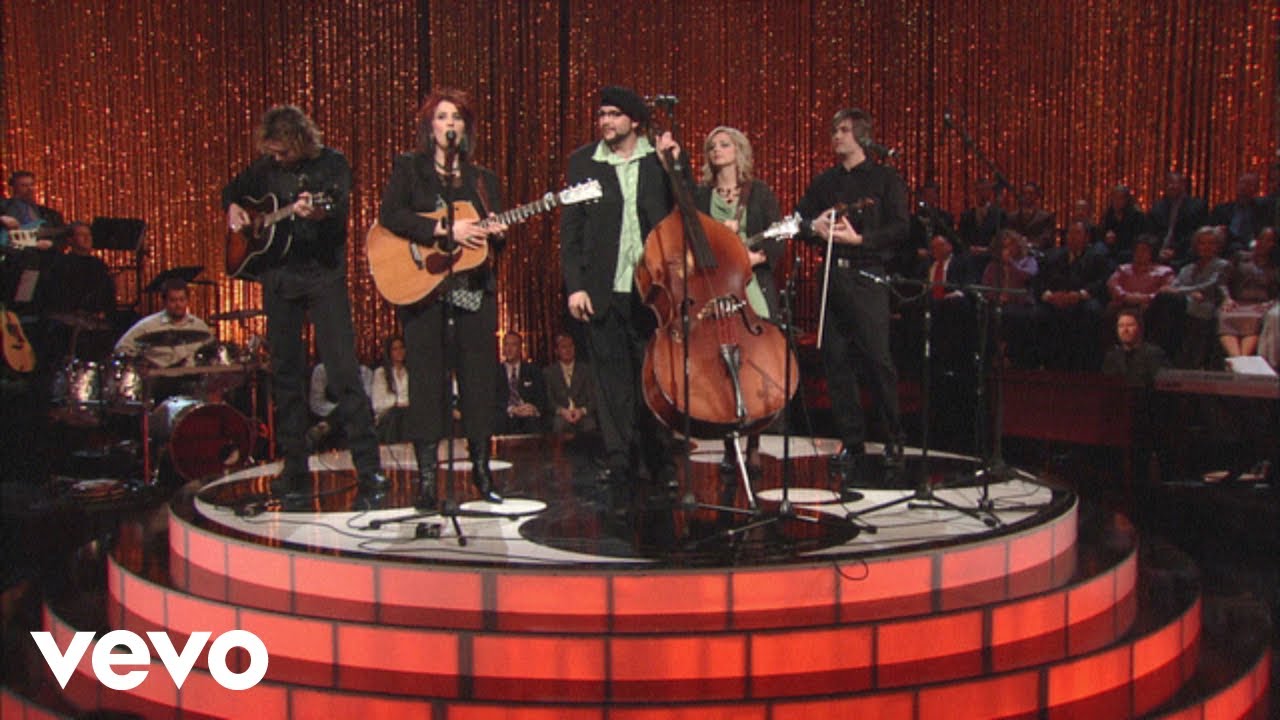 Bill & Gloria Gaither - I Surrender All [Live] ft. The Isaacs