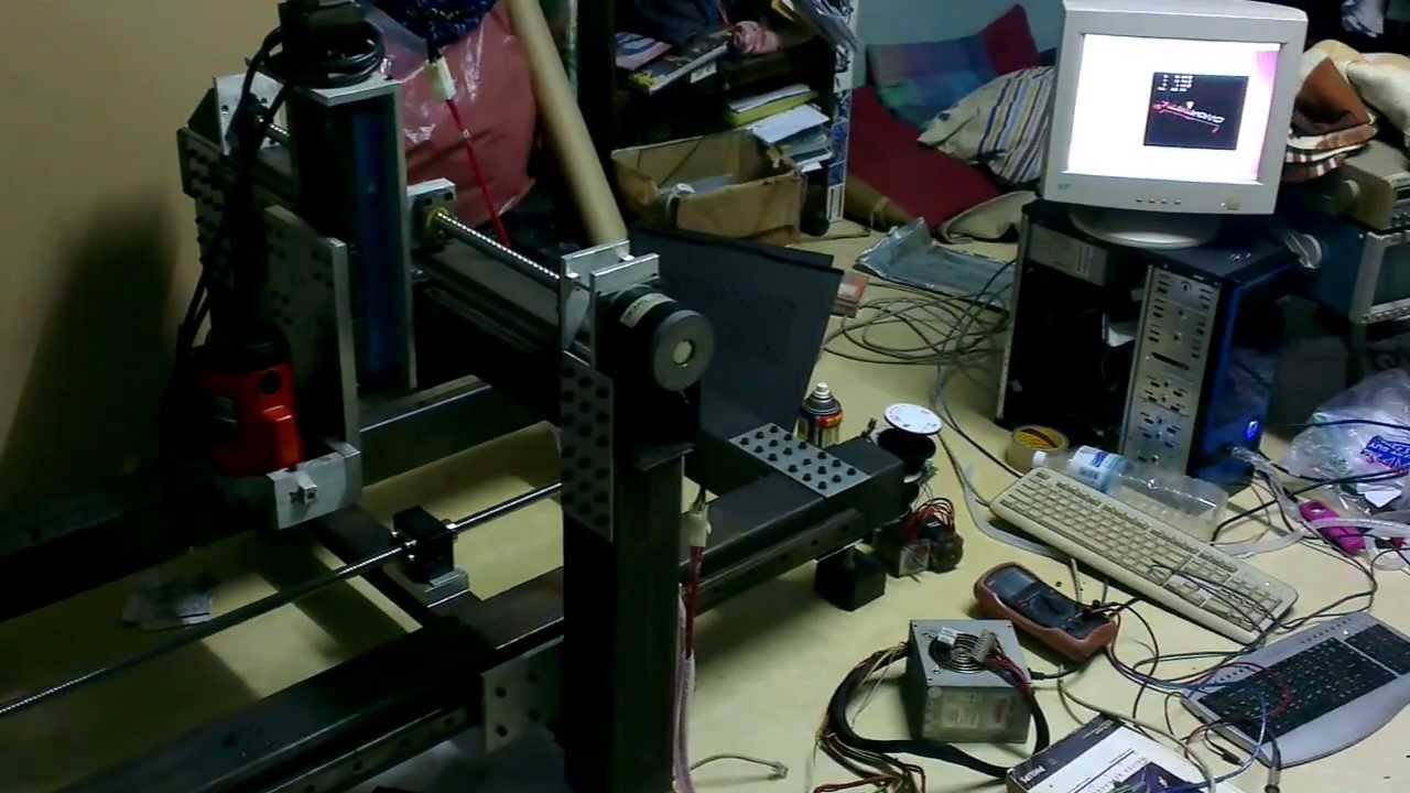 My 3-axis CNC router 1st move!