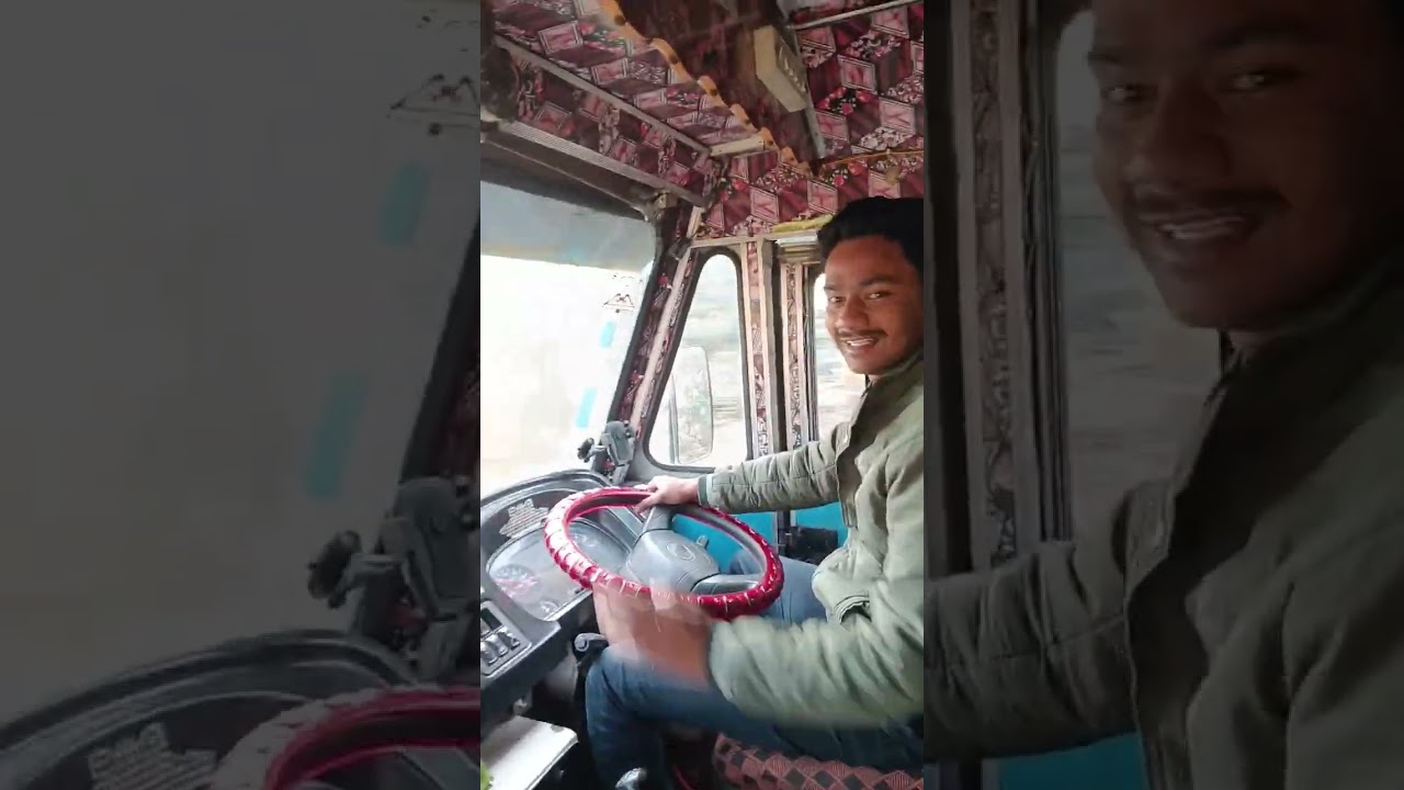#viral ट्रक ठोक दिया 😲 खराब कर दिया 😲😲