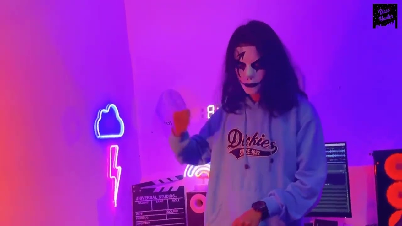 DISCO HUNTER   Singkong Dan Keju