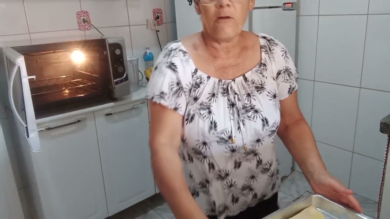 pastel  assado no forno elétrico  e uma delicia