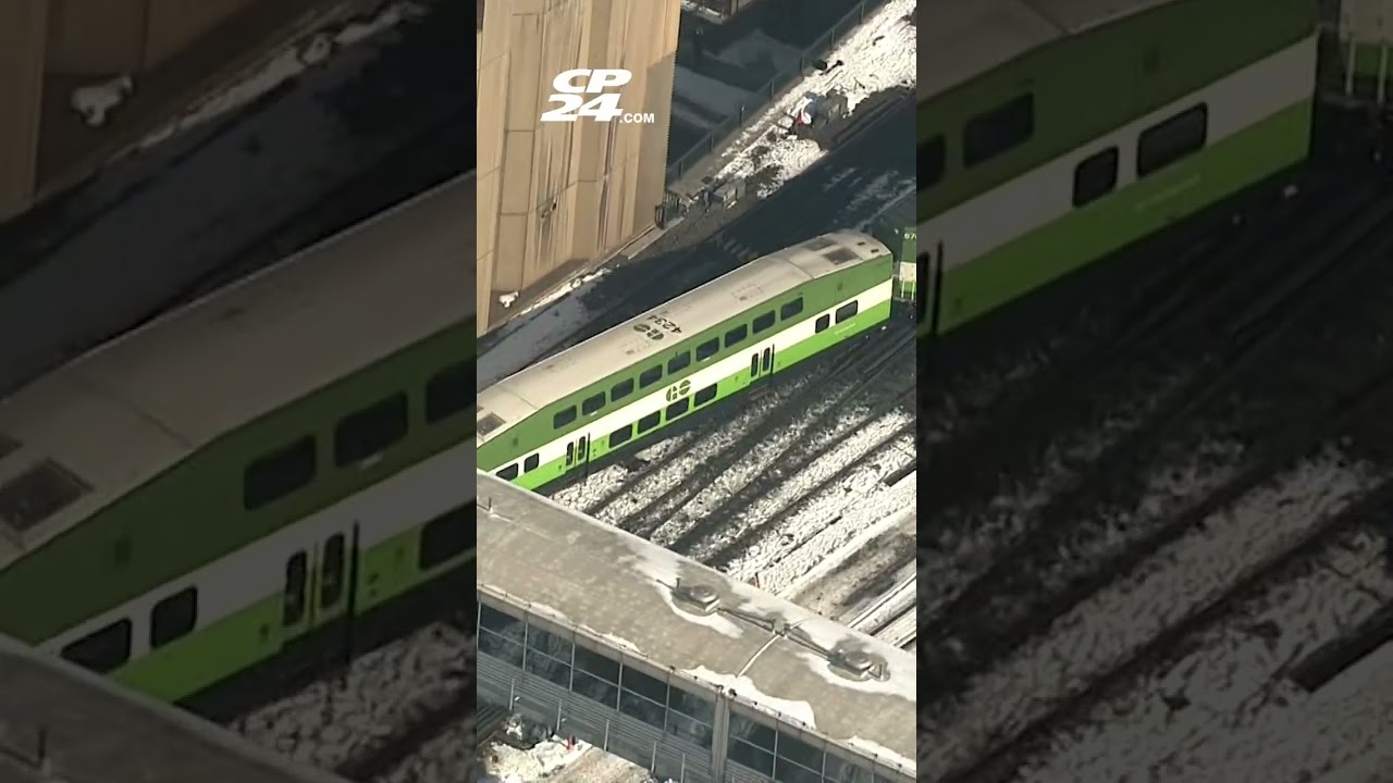 &lsquo;Disabled&rsquo; train near Union Station causes GO Transit delays