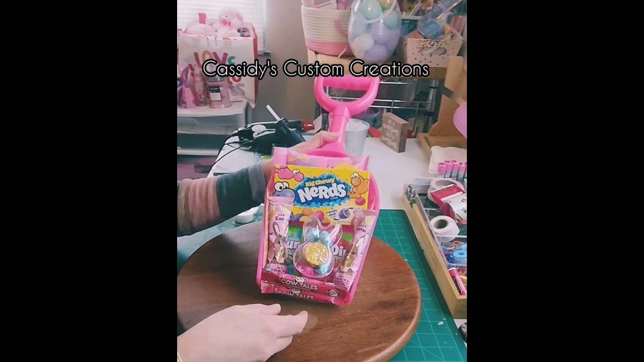 Let's design an Easter basket using a shovel! 🐰