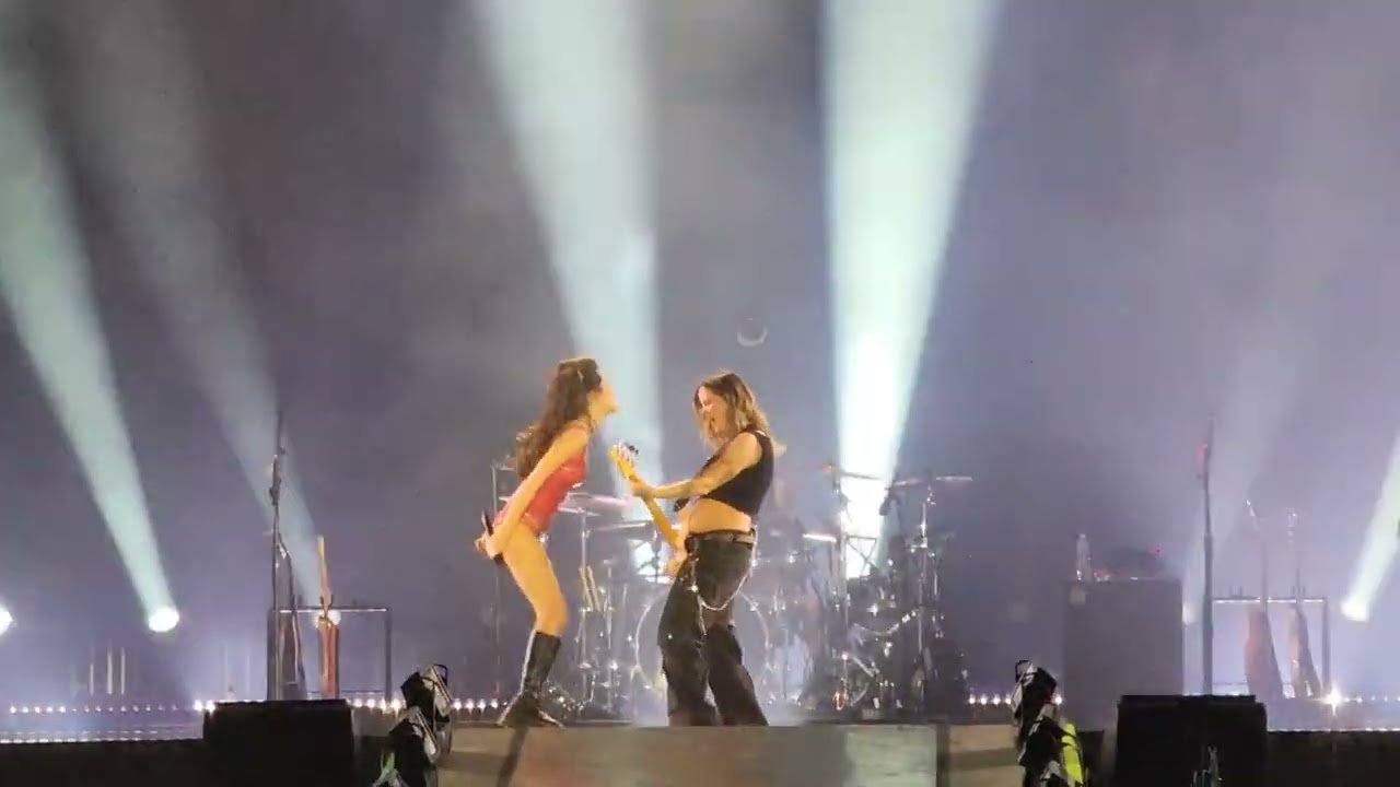 Olivia Rodrigo 🎵 jealousy, jealousy 🎵 #OliviaRodrigo #Lollapalooza #lollacl #lollacl2025