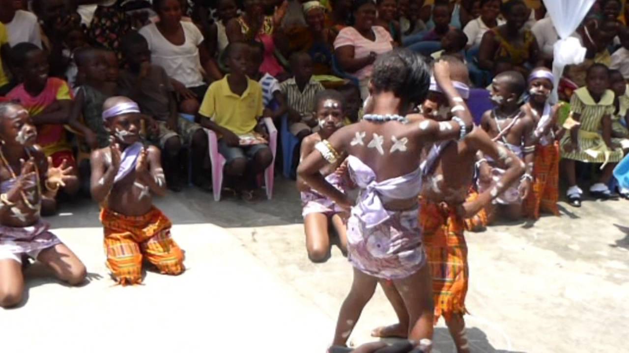 Kids of Osu performing Kpatsa dance