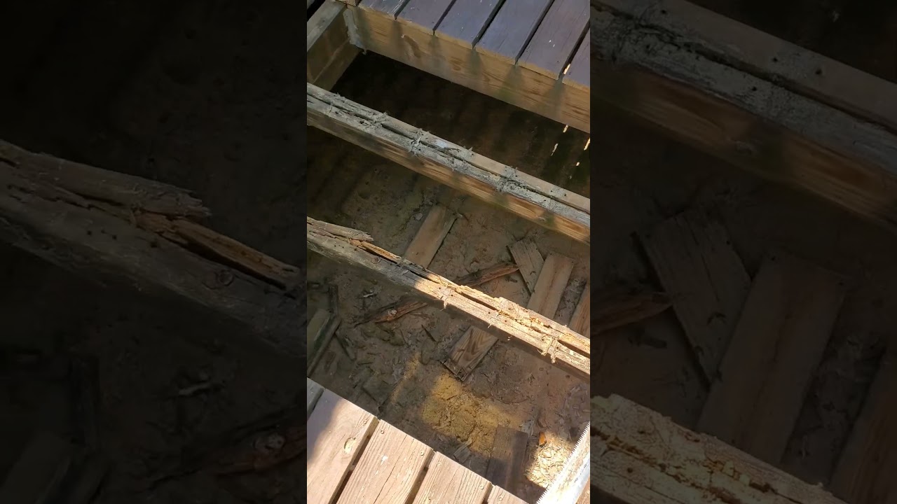сгнившие балки палубы #пчелиный домик #сделай сам #гнилыебалки #ремонтпалубы