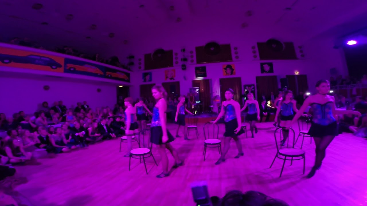 Ein Jahrgang voller Asse (Mitternachtseinlage) - Maturaball des BG/BRG Waidhofen/Thaya
