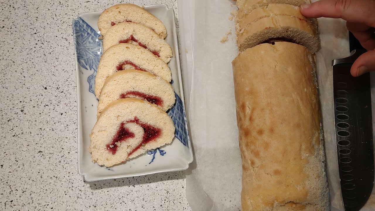 Rullekake Oppskrift - En Herlig Kake Med Syltetøy i Midten