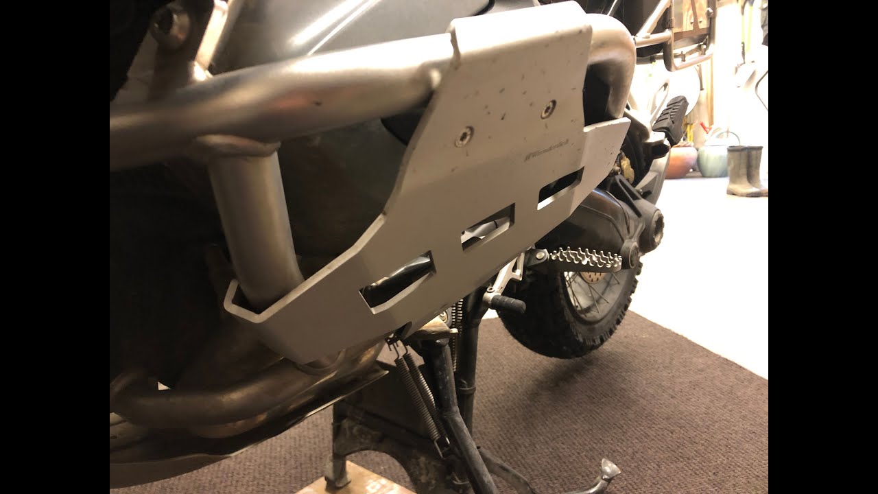 BMW GSA 1250 cylinder head protection by Wunderlich