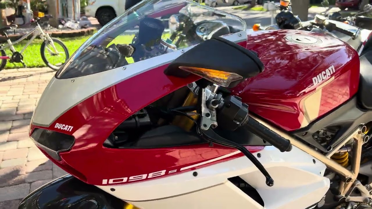 Ducati 1098S Tricolore Cold Start