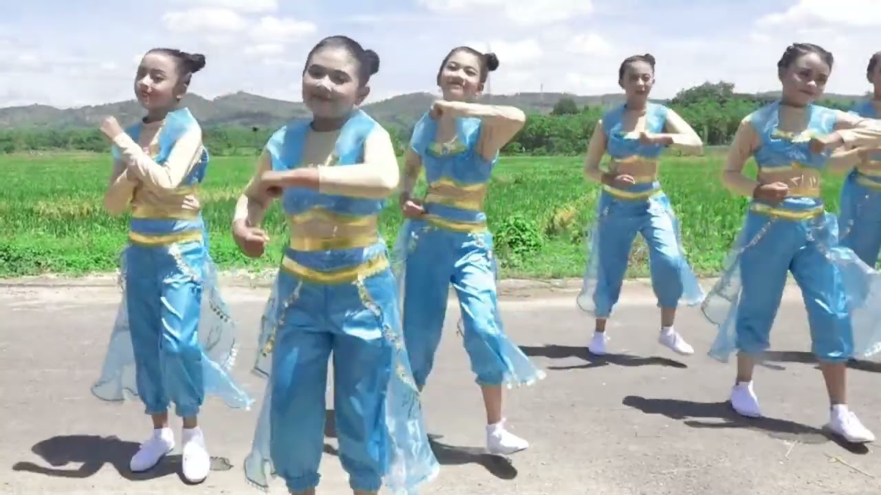 NGLENYER DANCE SDN MALO II KEC. MALO