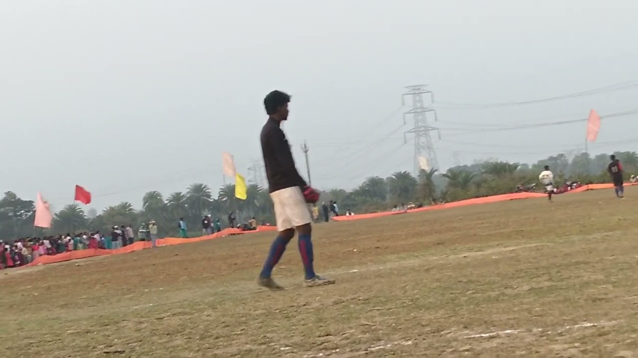 Bloody maidan ka football match 🙏👌